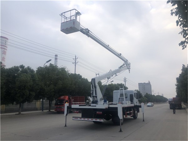 國六東風22米高空作業(yè)車