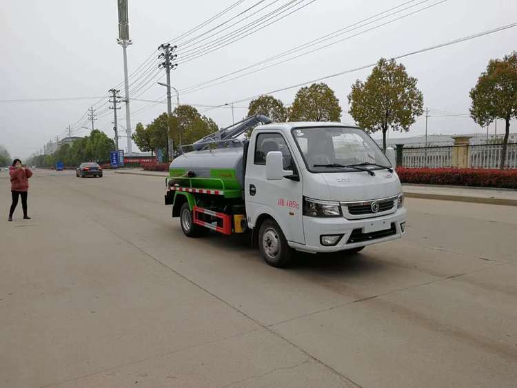 東風(fēng)途逸2.5方地下室吸糞車