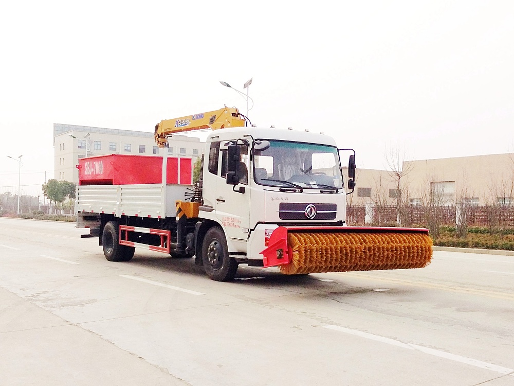 東風(fēng)天錦多功能掃雪車帶起重機(jī)